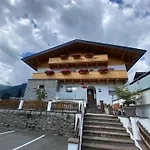 Appartements Bergfried - Ski In Ski Out, Inklusive Sommerkarte, Zentral Mit Ausblick Ueber Kaprun 아파트 카프룬
