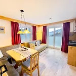 Appartements Bergfried - Ski In Ski Out, Inklusive Sommerkarte, Zentral Mit Ausblick Ueber Kaprun カプルーン