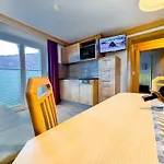 Appartements Bergfried - Ski In Ski Out, Inklusive Sommerkarte, Zentral Mit Ausblick Ueber Kaprun カプルーン