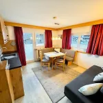 Appartements Bergfried - Ski In Ski Out, Inklusive Sommerkarte, Zentral Mit Ausblick Ueber Kaprun アパート