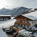 アパート Appartements Bergfried - Ski In Ski Out, Inklusive Sommerkarte, Zentral Mit Ausblick Ueber Kaprun カプルーン