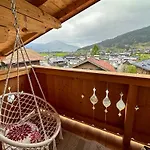 Appartements Bergfried - Ski In Ski Out, Inklusive Sommerkarte, Zentral Mit Ausblick Ueber Kaprun アパート