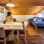 Appartements Bergfried - Ski In Ski Out, Inklusive Sommerkarte, Zentral Mit Ausblick Ueber Kaprun アパート *