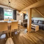 Appartements Bergfried - Ski In Ski Out, Inklusive Sommerkarte, Zentral Mit Ausblick Ueber Kaprun 카프룬