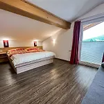 Appartements Bergfried - Ski In Ski Out, Inklusive Sommerkarte, Zentral Mit Ausblick Ueber Kaprun *