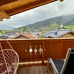 アパート Appartements Bergfried - Ski In Ski Out, Inklusive Sommerkarte, Zentral Mit Ausblick Ueber Kaprun カプルーン