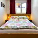 Appartements Bergfried - Ski In Ski Out, Inklusive Sommerkarte, Zentral Mit Ausblick Ueber Kaprun *