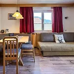 Appartements Bergfried - Ski In Ski Out, Inklusive Sommerkarte, Zentral Mit Ausblick Ueber Kaprun カプルーン