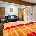 아파트 Appartements Bergfried - Ski In Ski Out, Inklusive Sommerkarte, Zentral Mit Ausblick Ueber Kaprun *