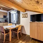 Appartements Bergfried - Ski In Ski Out, Inklusive Sommerkarte, Zentral Mit Ausblick Ueber Kaprun カプルーン
