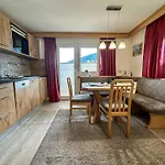 Appartements Bergfried - Ski In Ski Out, Inklusive Sommerkarte, Zentral Mit Ausblick Ueber Kaprun 아파트