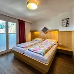 アパート Appartements Bergfried - Ski In Ski Out, Inklusive Sommerkarte, Zentral Mit Ausblick Ueber Kaprun