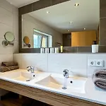 Appartements Bergfried - Ski In Ski Out, Inklusive Sommerkarte, Zentral Mit Ausblick Ueber Kaprun 아파트 *