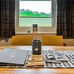 アパート Appartements Bergfried - Ski In Ski Out, Inklusive Sommerkarte, Zentral Mit Ausblick Ueber Kaprun カプルーン