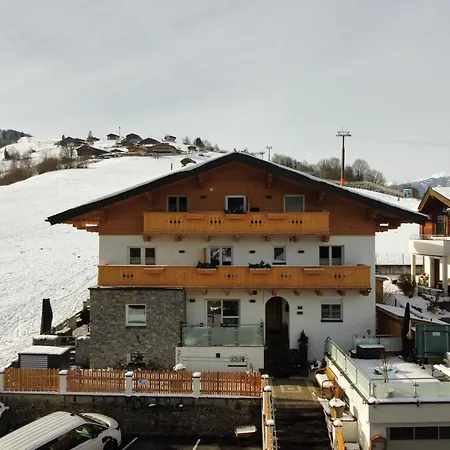 Apartman Appartements Bergfried - Inklusive Sommerkarte, Zentral Mit Ausblick Ueber Kaprun, Ski In Ski Out Kaprun