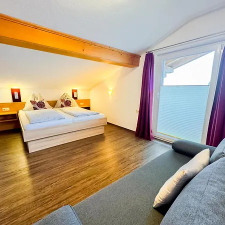 Apartman Appartements Bergfried - Inklusive Sommerkarte, Zentral Mit Ausblick Ueber Kaprun, Ski In Ski Out Kaprun
