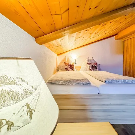 Appartements Bergfried - Ski In Ski Out Bis Ca Mitte Oder Ende Maerz, Inklusive Sommerkarte, Zentral Mit Ausblick Ueber Kaprun *