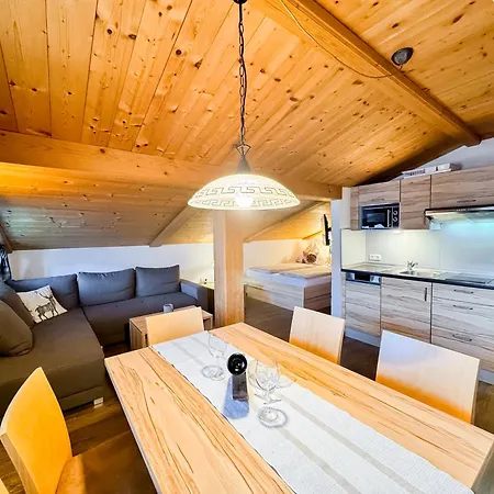 Appartements Bergfried - Inklusive Sommerkarte, Zentral Mit Ausblick Ueber Kaprun, Ski In Ski Out * Kaprun