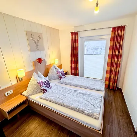 Διαμέρισμα Appartements Bergfried - Ski In Ski Out Bis Ca Mitte Maerz, Inklusive Sommerkarte, Zentral Mit Ausblick Ueber Kaprun *