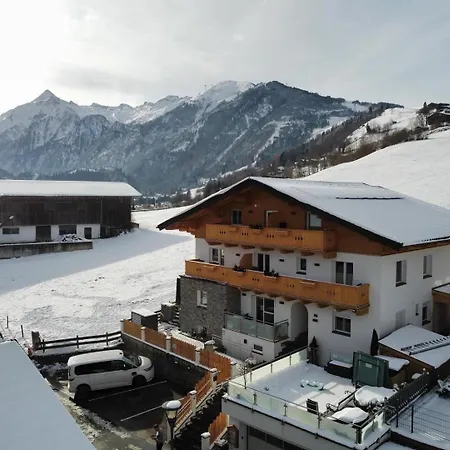 Daire Appartements Bergfried - Inklusive Sommerkarte, Zentral Mit Ausblick Ueber Kaprun, Ski In Ski Out Kaprun