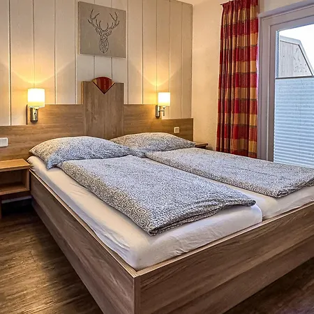 Appartements Bergfried - Ski In Ski Out Bis Ca Mitte Maerz, Inklusive Sommerkarte, Zentral Mit Ausblick Ueber Kaprun Διαμέρισμα Kaprun