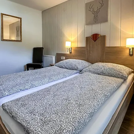 Appartements Bergfried - Ski In Ski Out Bis Ca Mitte Maerz, Inklusive Sommerkarte, Zentral Mit Ausblick Ueber Kaprun