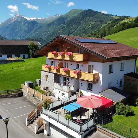 Bergfried - In Out, Inklusive Sommerkarte, Zentral Mit Ausblick Ueber Kaprun
