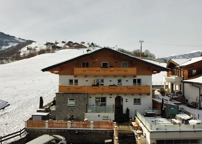Daire Appartements Bergfried - Ski In Ski Out, Inklusive Sommerkarte, Zentral Mit Ausblick Ueber Kaprun Kaprun