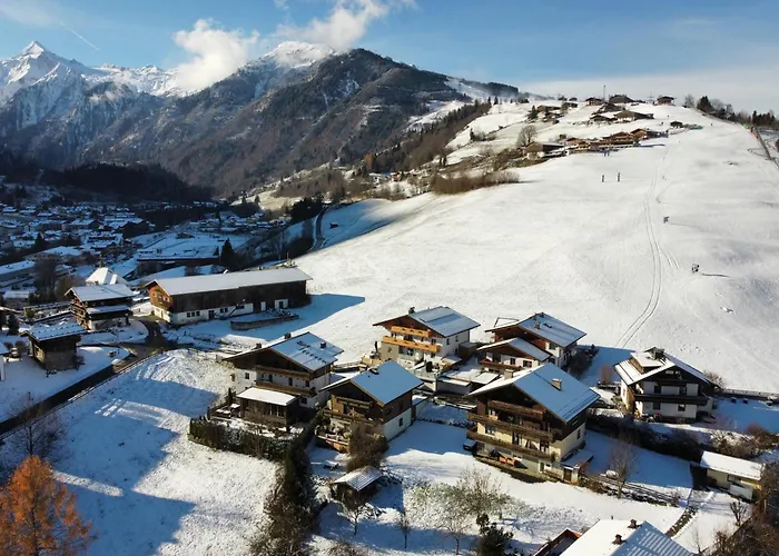 Appartements Bergfried - Ski In Ski Out, Inklusive Sommerkarte, Zentral Mit Ausblick Ueber Kaprun דירה קפרון