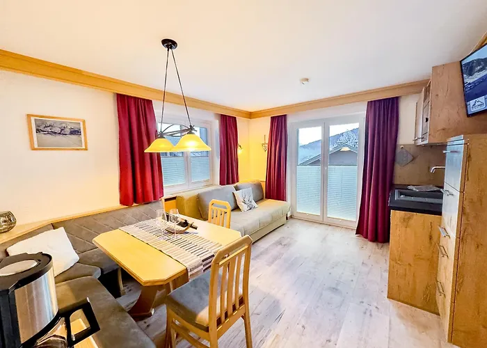 Appartements Bergfried - Ski In Ski Out, Inklusive Sommerkarte, Zentral Mit Ausblick Ueber Kaprun קפרון