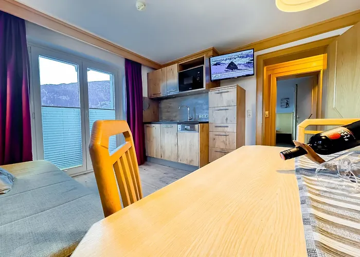 Appartements Bergfried - Ski In Ski Out, Inklusive Sommerkarte, Zentral Mit Ausblick Ueber Kaprun Kaprun