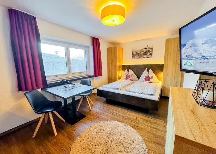 Appartements Bergfried - Ski In Ski Out, Inklusive Sommerkarte, Zentral Mit Ausblick Ueber Kaprun דירה *