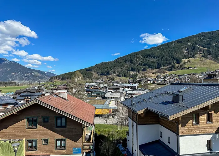 דירה Appartements Bergfried - Ski In Ski Out, Inklusive Sommerkarte, Zentral Mit Ausblick Ueber Kaprun קפרון