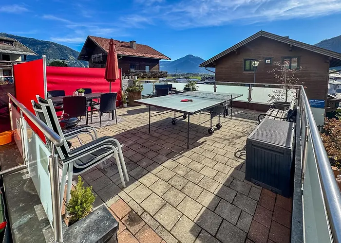 Appartements Bergfried - Ski In Ski Out, Inklusive Sommerkarte, Zentral Mit Ausblick Ueber Kaprun קפרון