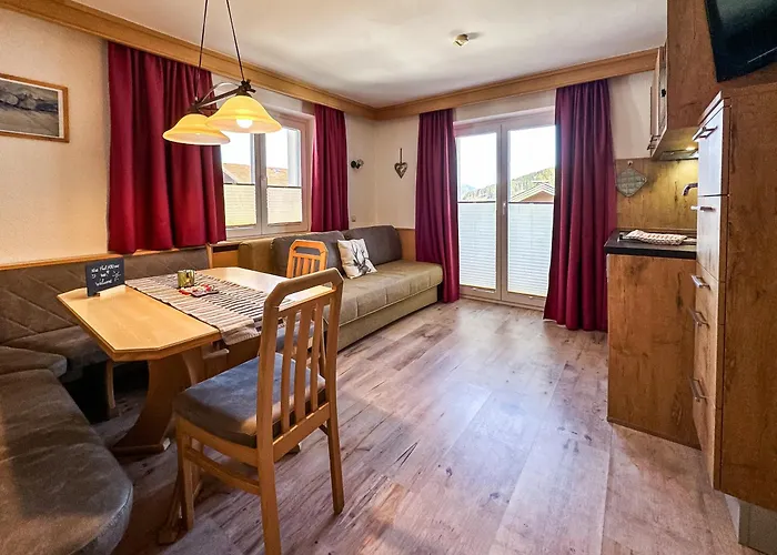 Appartements Bergfried - Ski In Ski Out, Inklusive Sommerkarte, Zentral Mit Ausblick Ueber Kaprun *
